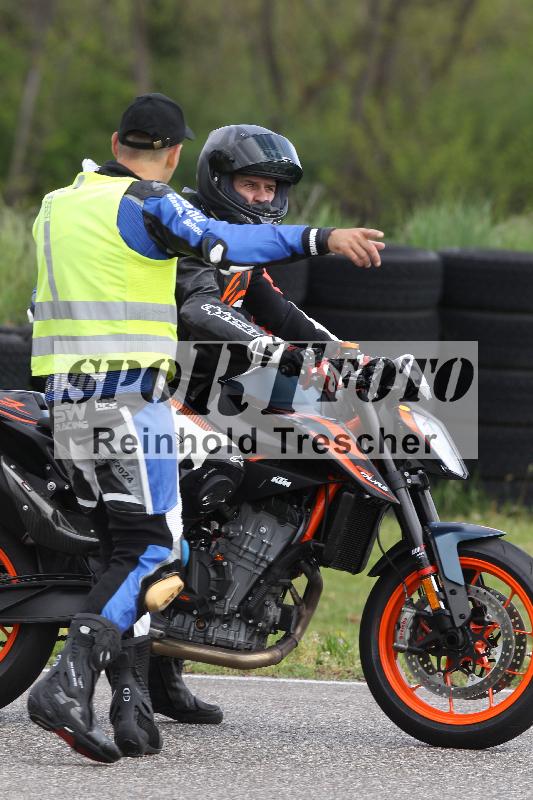 Archiv-2025/10 23.04.2025 Cornu Master School ADR/rot-rouge/53